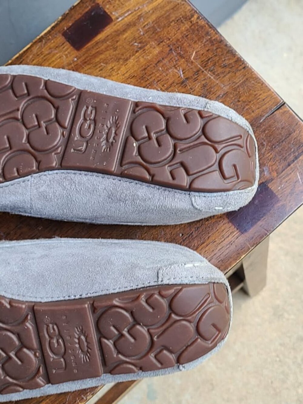 UGG Ansley Light Grey Suede Shearling Slippers size 7 - Picture 7 of 13